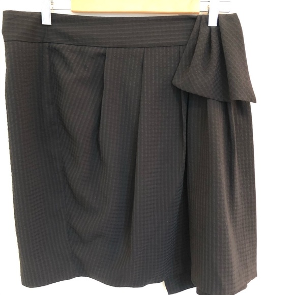 GAP Black Textured Wrap Skirt EUC - Picture 7 of 7